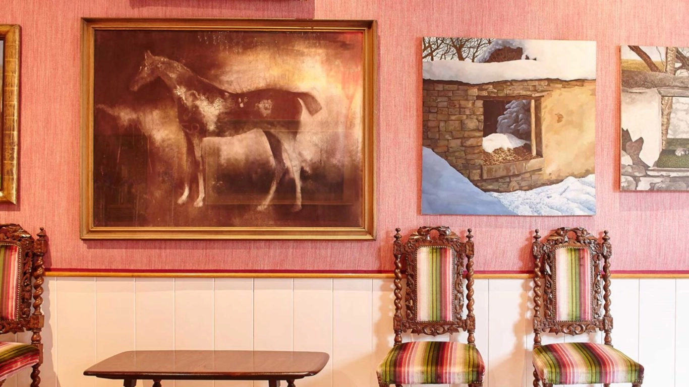 Foyer interior at kellys