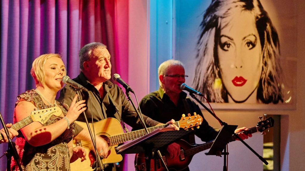 Live Music At kellys