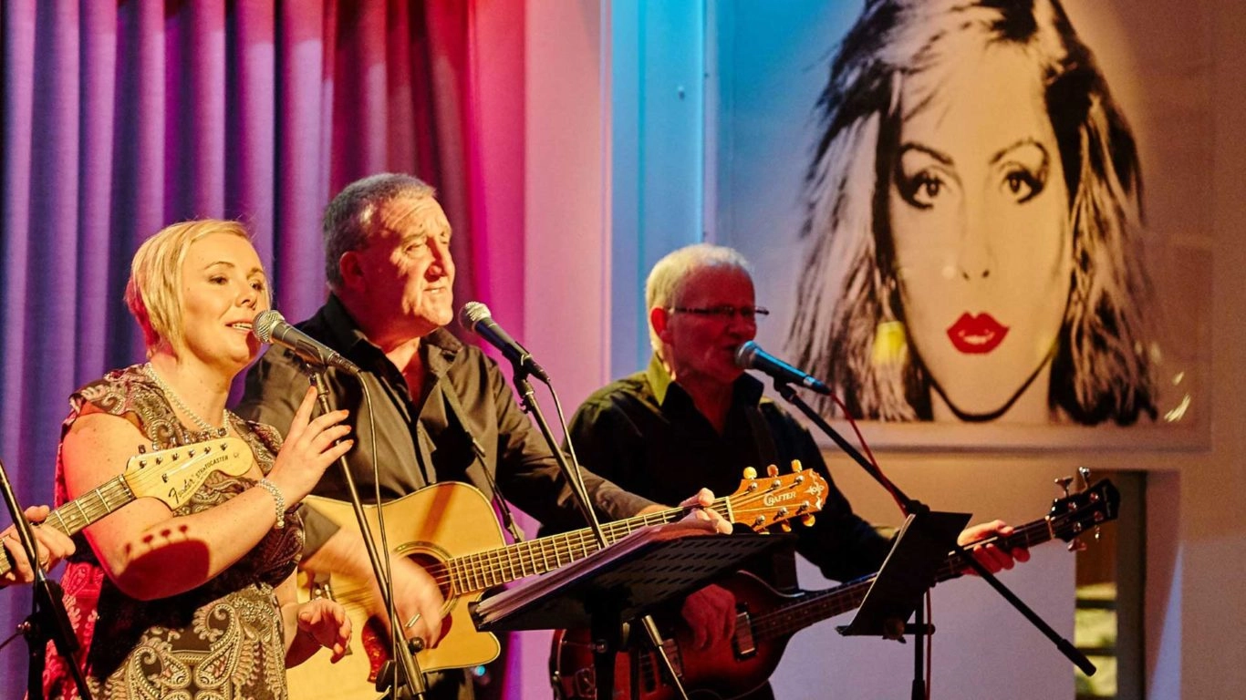 Live Music At kellys