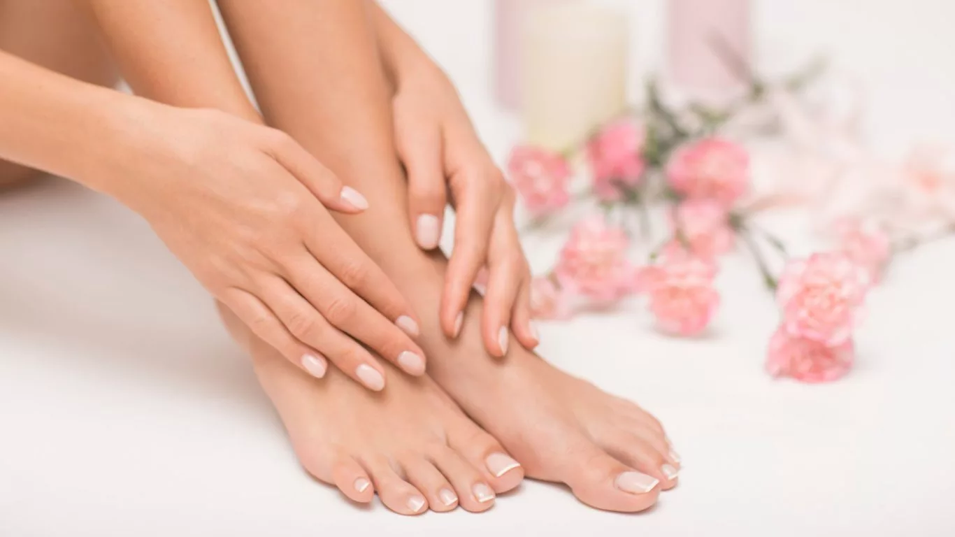 Manicure-pedicure-at-seaspa