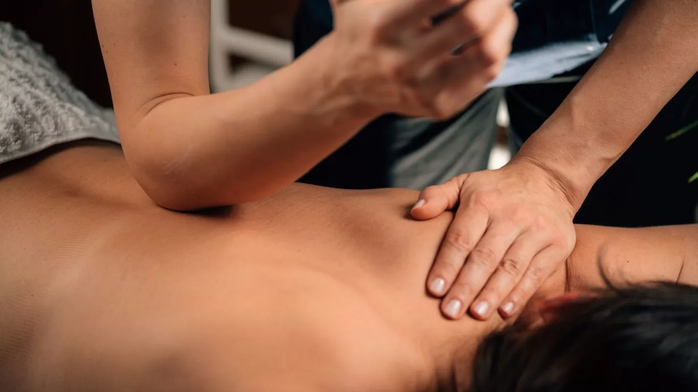 deep-tissue-massage-at-seaspa