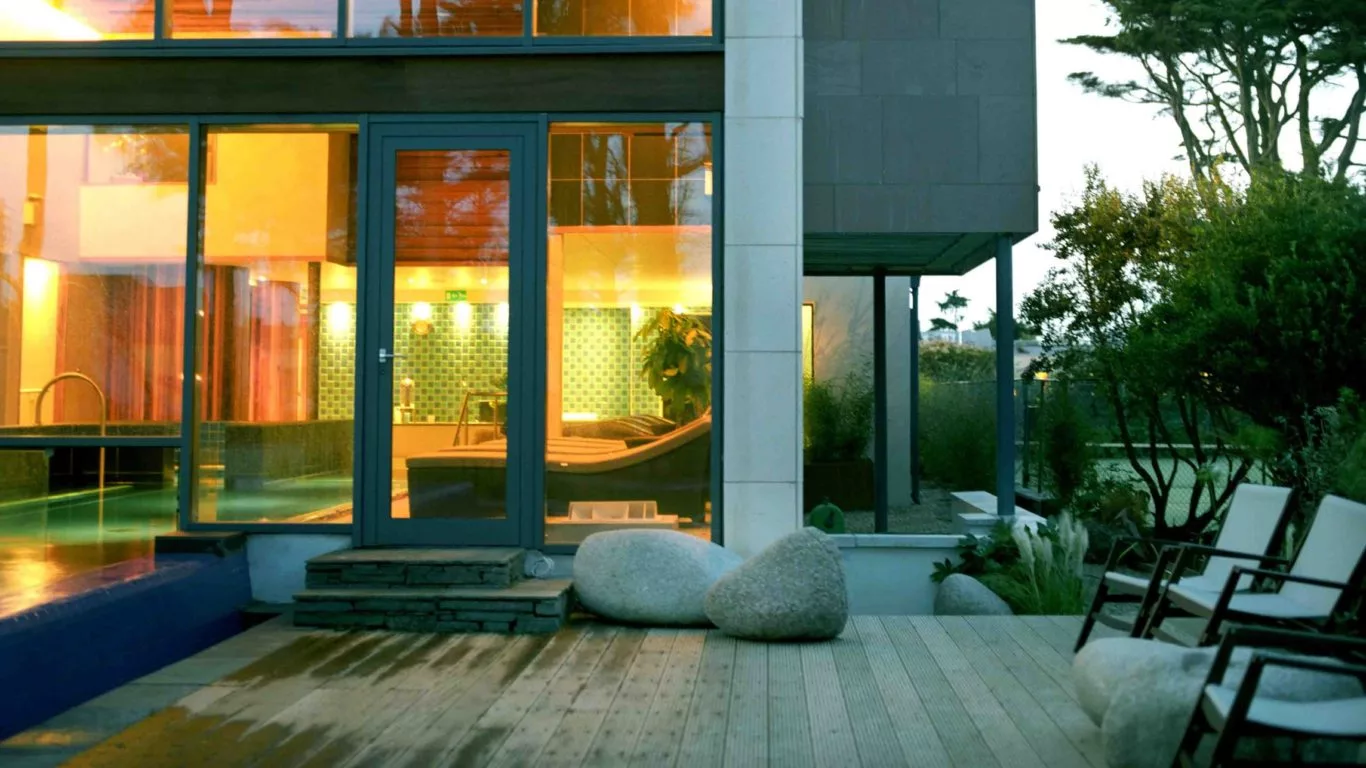 exterior-seaspa-at-kellys01