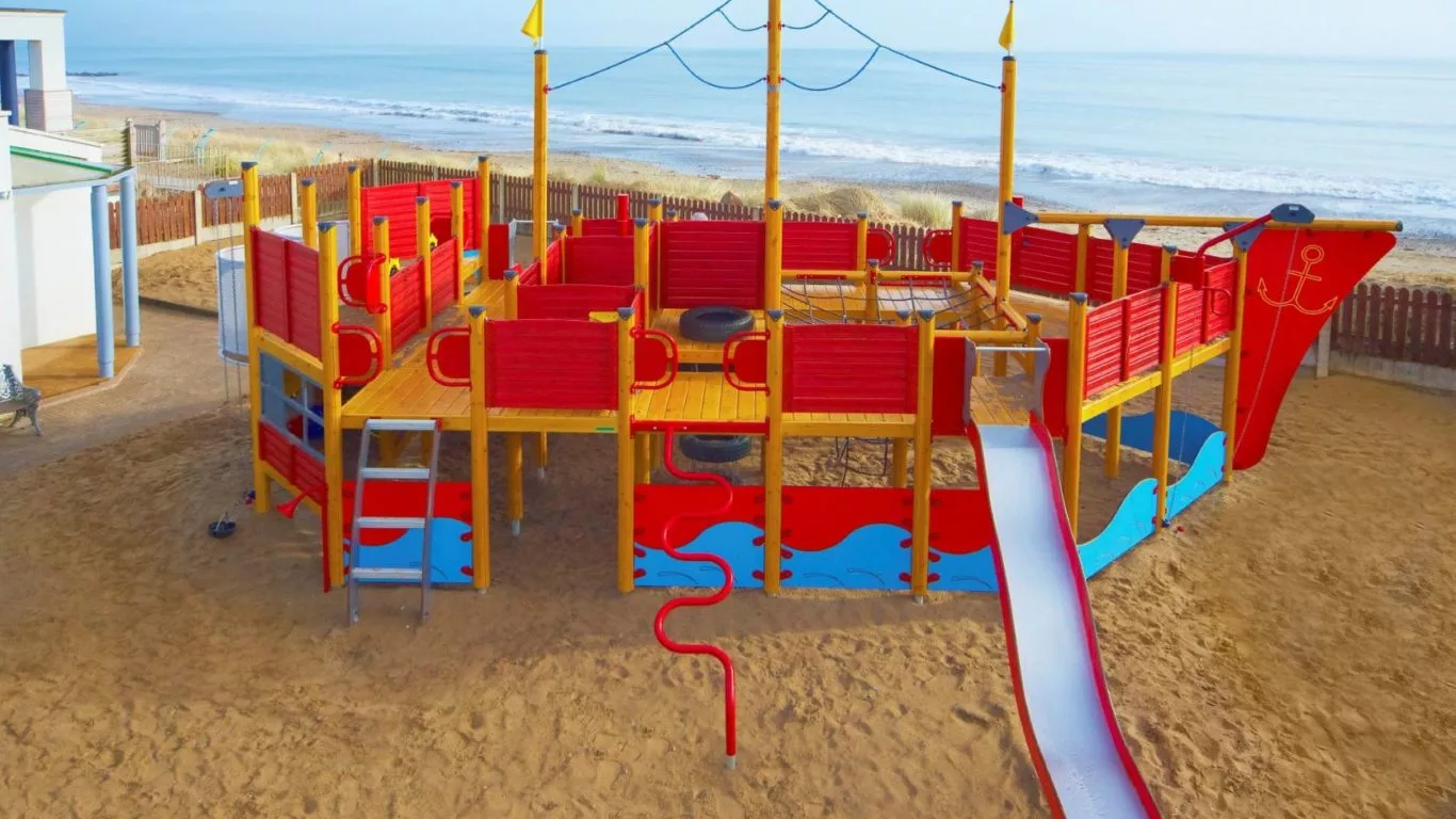 pirate-ship-childrens-playground