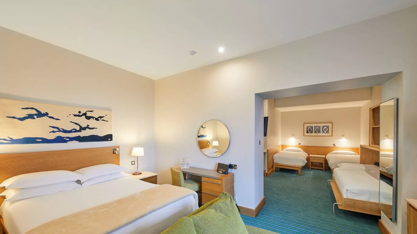 family-room-at-kellys