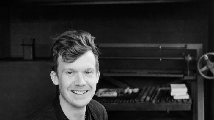 chris-fullam-the-sea-rooms-at-kellys-web